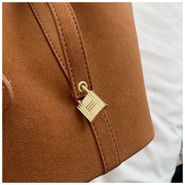 Leichter Luxus-Eimer mit mattiertem Nischendesign, neue trendige Mutter-Kind-Tasche, stilvolle Handtasche_voghion.com