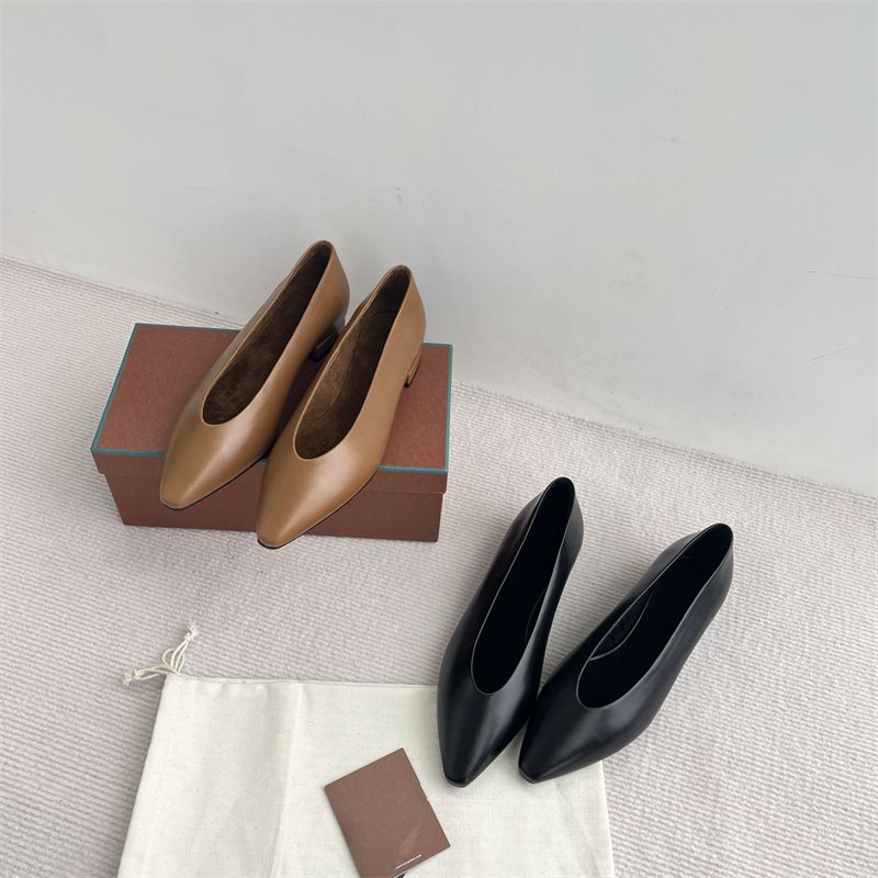 2025 Frühjahr/Sommer Neue Hexe Spitzschuh Ballett Echtes Leder Flach Mund Flache Einzelne Rindsleder Einfache Oma Schuhe_voghion.com
