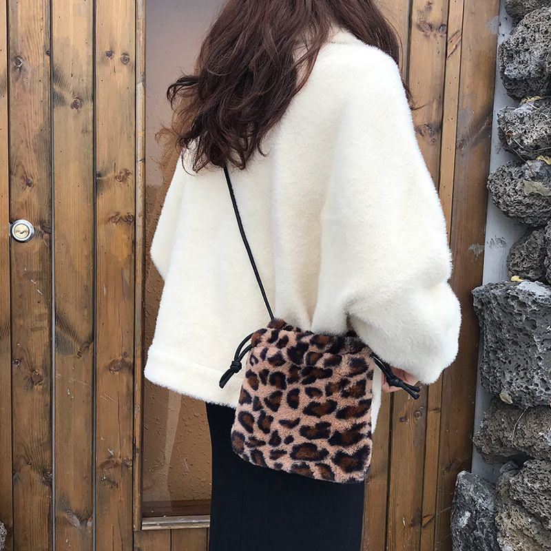Mode Herbst Winter Vintage Leopard Print Plüsch Crossbody Casual Eine Schulter Kordelzug Mini Kleine Mädchen Frauen Kind_voghion.com
