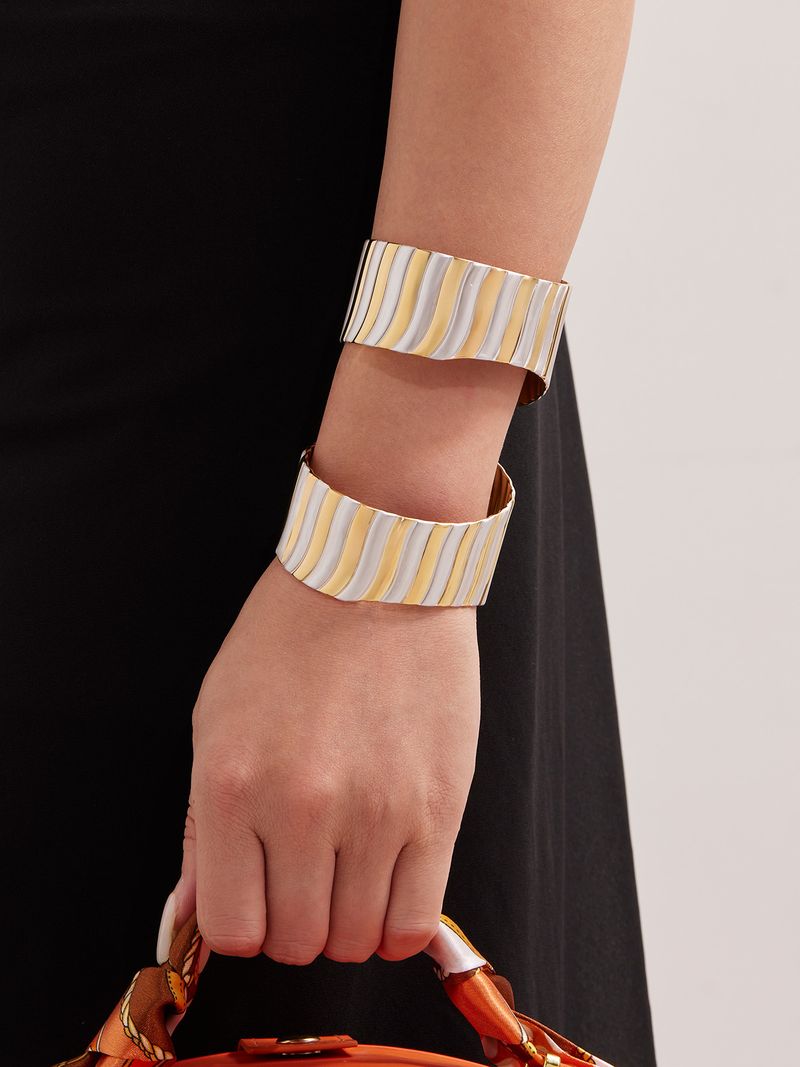 Square Sugar Geometric Opening Wide Silver Interlayer Dual Color Bracelet, Niche Striped Stainless Steel Minimalist Bracelet_voghion.com