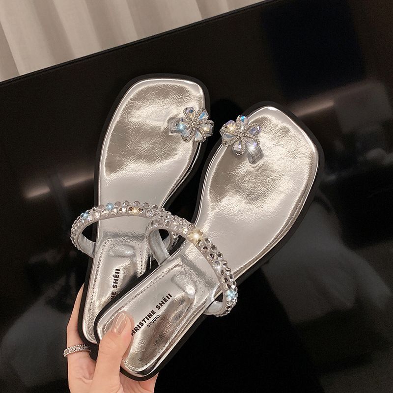 【Sheii Su Yinyin】 Eine kleine Blume ~ Quadratischer Kopf Wasserdiamant-Set, flache Zehenpantoffeln, Damensandalen, Sommeroberbekleidung_voghion.com