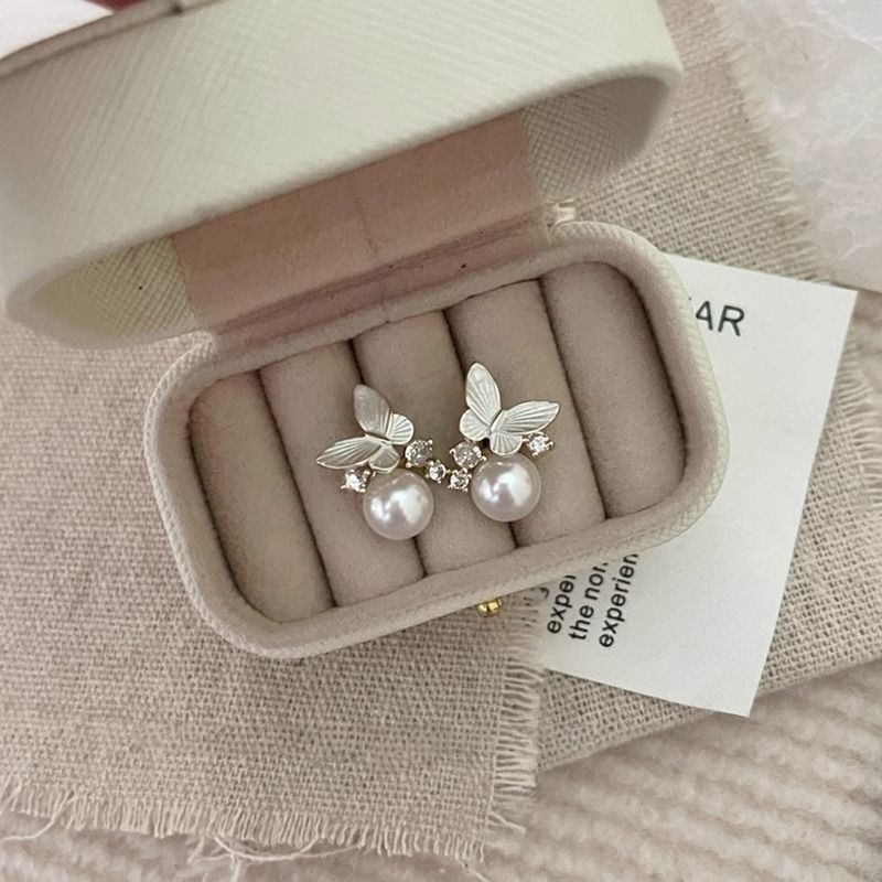 Niche Design Pearl Butterfly Stud Earrings New Popular Small Exquisite Student Earrings Women_voghion.com