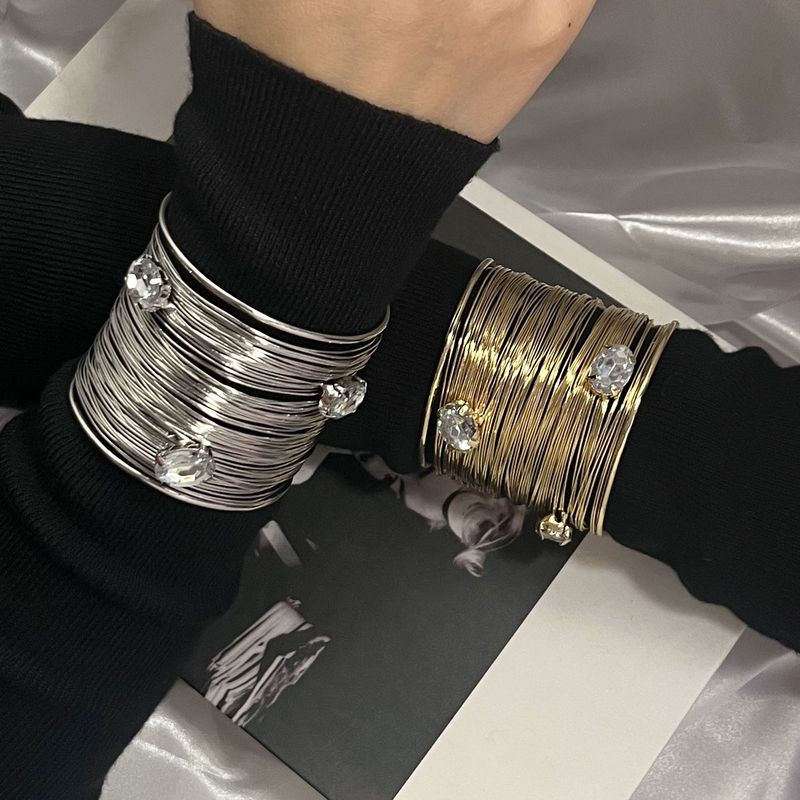 Fashionable And Cool Style Micro Inlaid Zircon Multi-layer High-quality Iron Wire Wrapped Wide Face Women's Bracelet_voghion.com