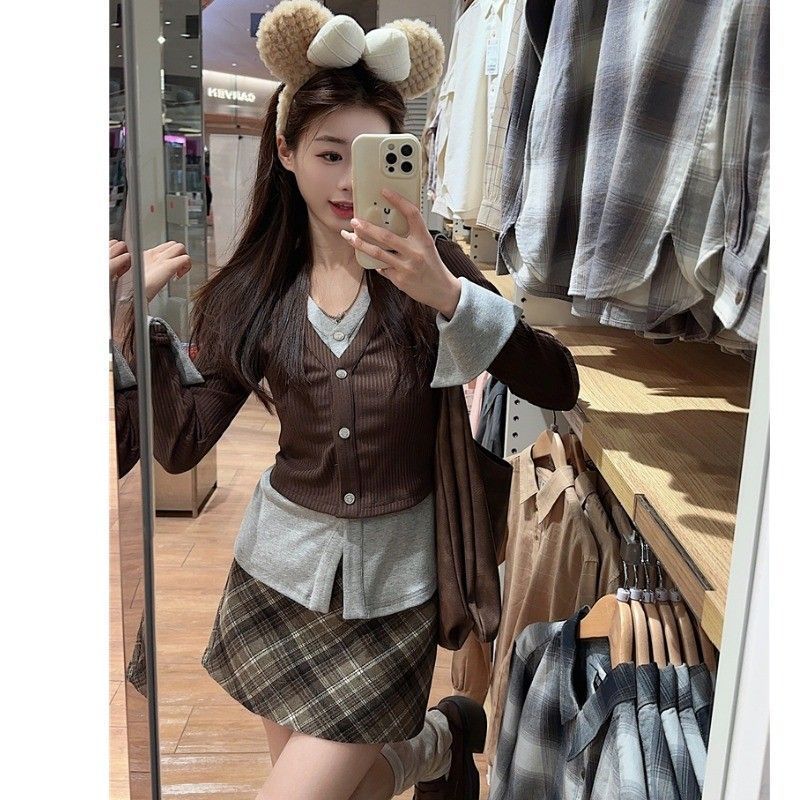 Completo due pezzi da donna autunno inverno con cardigan patchwork color-block, gonna versatile in lana e snellente_voghion.com