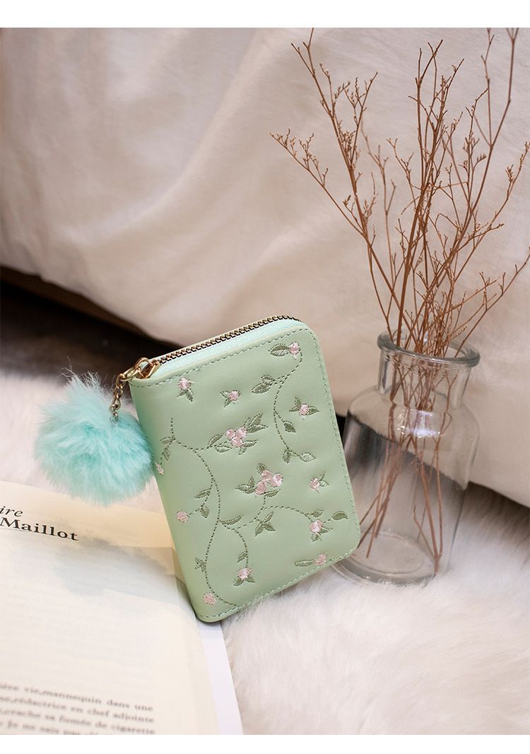 Bestickte Geldbörse im Vintage-Stil mit Pompom-Anhänger – Kurze Geldbörse mit mehreren Kartenfächern, süße Akkordeon-Handtasche für Mädchen_voghion.com
