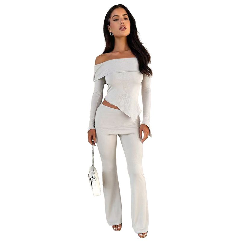 GL6706 Conjunto de dos piezas de pantalón acampanado con solapa, hombros descubiertos e irregulares de canalé pequeño para mujer_voghion.com