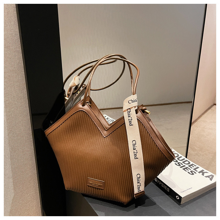 European And American Big Bag 2024 Spring And Autumn New Women's Bag Casual Versatile Canvas Bag Work, Class Commuting Single Shoulder Bag Tote Bag_voghion.com