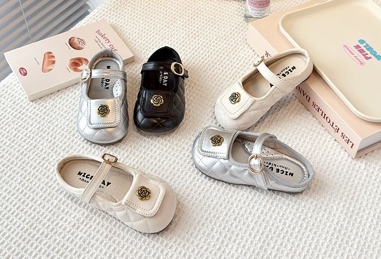 Sandali chiusi per bambini, estate 2025, nuove scarpe da principessa per ragazze, stile coreano Little Chane, suola morbida, cinturino singolo_voghion.com