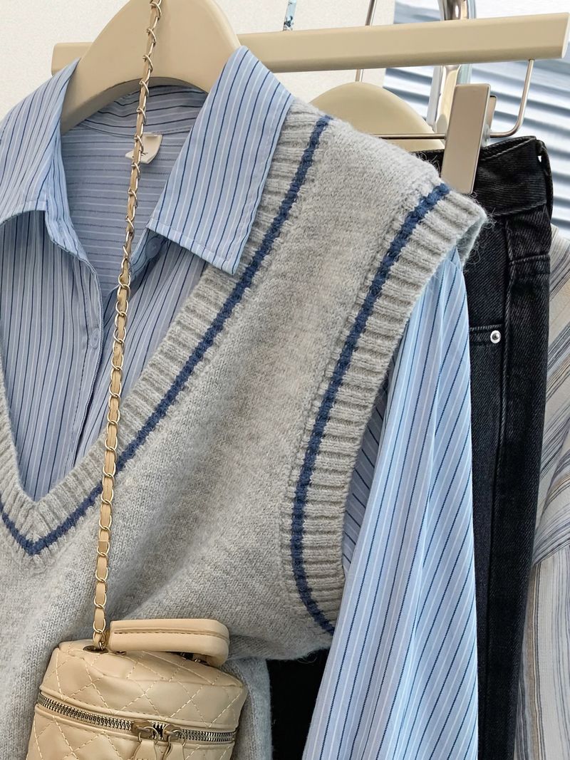 Gobelle Gobelle Gobelle KANING Korean Style V-Neck Color Block Knitted For Women 2025 Early Autumn New Layered Vest Sweater Outerwear_voghion.com