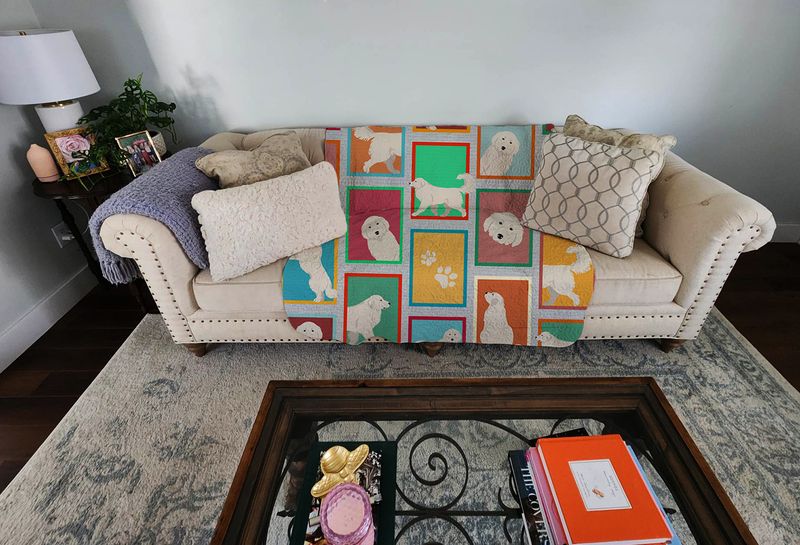 Lots of Great Pyrenees Quilted Blanket 50x60 Artwork Pattern Quilted Throw Blanket for Bed, Couch, Sofa, Soft and Lightweight_voghion.com