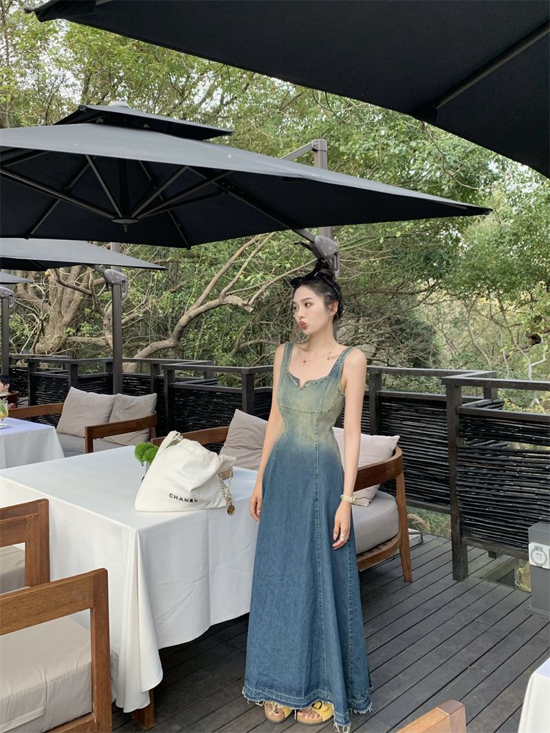Gradient Denim Camisole Dress For Women In Early Spring 2025, New Style With Rivets, A-Line Skirt, Vest, Long Skirt_voghion.com