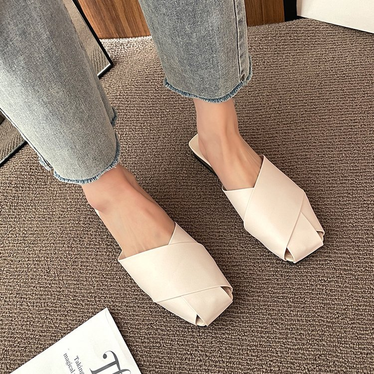 Zapatillas de mujer con puntera cubierta y lunares, sandalias con tiras cruzadas de cuero, sandalias con recortes, chanclas de verano 2022_voghion.com