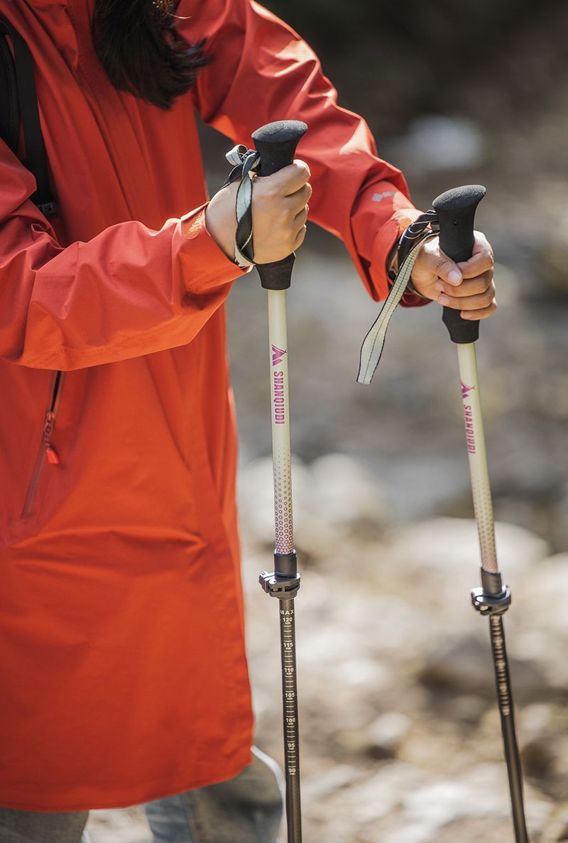 Carbon Fiber Trekking Pole Teleskop Drei-Abschnitt Stick Einstellbare Tragbare Wesentliche Lieferungen Outdoor Wandern_voghion.com