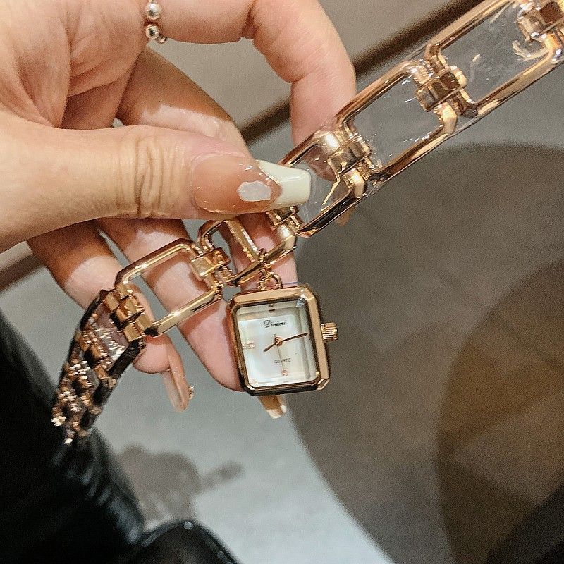 Dimini dinimi orologio da donna quadrato superficie a conchiglia braccialetto cavo orologio da donna piccolo stile profumo orologio pendente_voghion.com