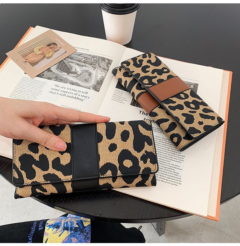 Women's 2024 New Leopard Print Internet Celebrity Fashion Large Capacity Coin Purse Folding Multi-Card Slot Long Wallet_voghion.com