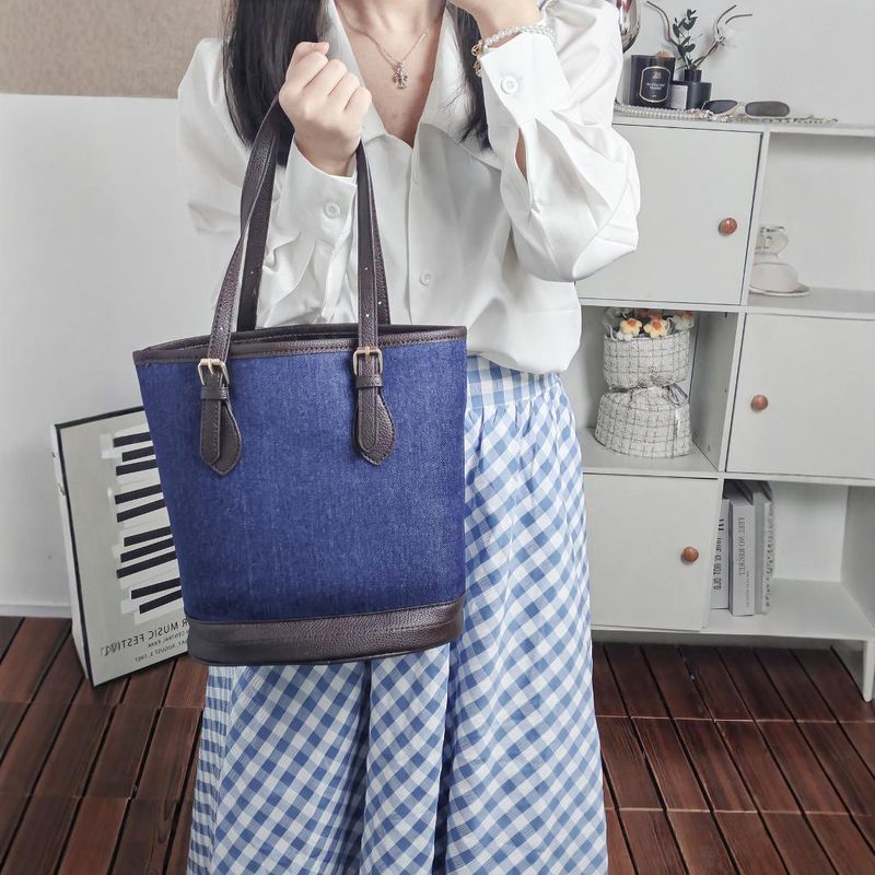 Damen Bucket 2024 Sommer Neue Nischenmode Vielseitige trendige strukturierte große Kapazität einfache Umhängetasche_voghion.com