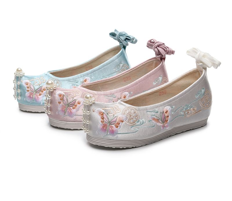 Damenschuhe Frühling und Sommer im neuen Stil antike Hanfu-Schuhe erhöhte Schuhe bestickte Damenschuhe Perlenkostüm-Schuhe_voghion.com