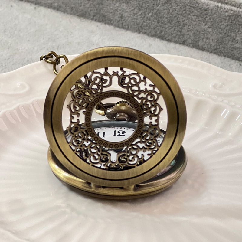 Vintage Nostalgic Flap Quartz Pocket Watch Hollow Flower Carving Necklace Antique Pendant Watch Work Daily Birthday Anniversary Valentine's Day Gift_voghion.com