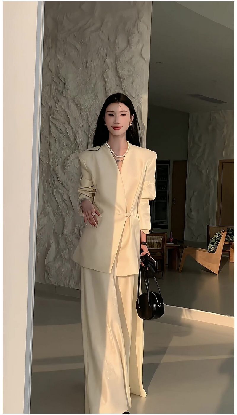 Chinesischer Modeanzug im französischen Stil für Frauen im Frühjahr, neuer eleganter Blazer mit V-Ausschnitt und hoher Taille, zweiteiliges Set_voghion.com