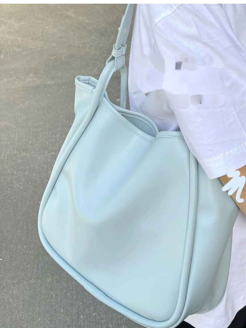 Early Spring Open School Handheld 2024 New Large Capacity Chaotuote College Student Leisure Underarm Work Commuter Bag_voghion.com