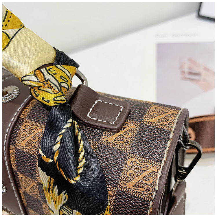 Women's New Fashionable and Trendy Handbag Casual and Versatile Scarves Single Shoulder Bag Retro Printed Handbag Crossbody Small Square Bag_voghion.com