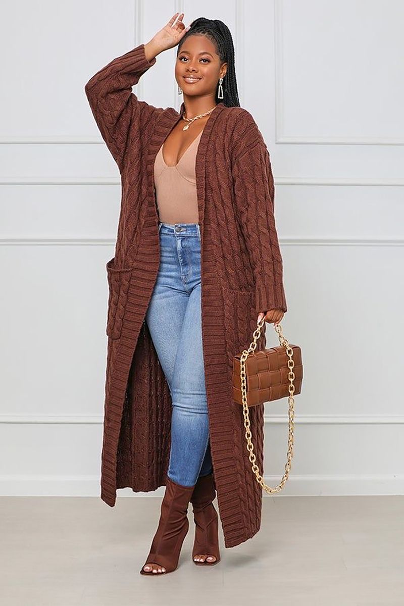 Damenbekleidung Locker gestrickte Strickjacke, gemütliche, übergroße Strickjacke mit Taschen, langer Zopfmuster-Pullovermantel, lockerer Boho-Chic, offene Vorderseite_voghion.com