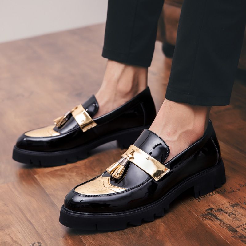 2024 Frühling und Herbst Jugend Slip-On Loafers Dickbesohlte Höher Werdende Schwarze Mode Herren Casual Lederschuhe_voghion.com