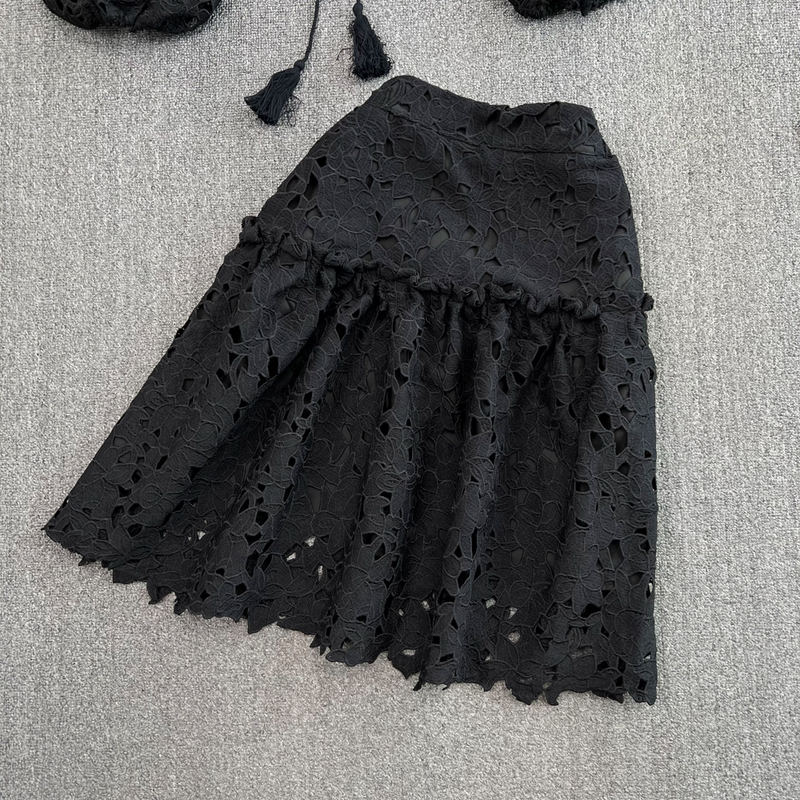 Conjunto feminino de duas peças com camisa curta e manga lanterna, cintura alta e saia justa em A_voghion.com