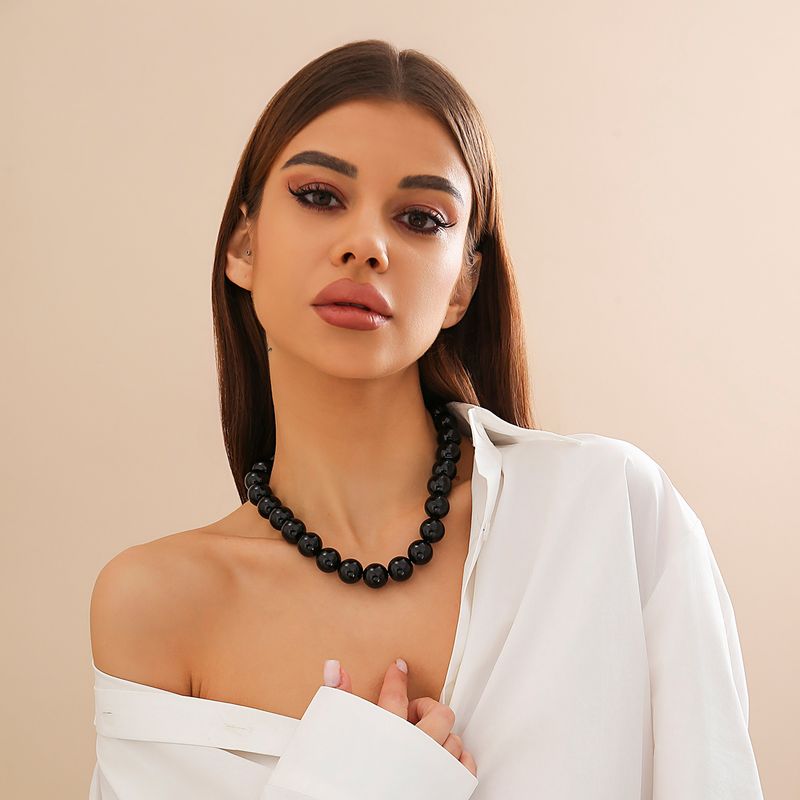 Hot Sales Lacteo Punk Big Sileä Musta Punainen Pyöreä Helmet String Kaulakoru Naisille Miesten Unisex Akryyli Choker Korut Kaulassa_voghion.com