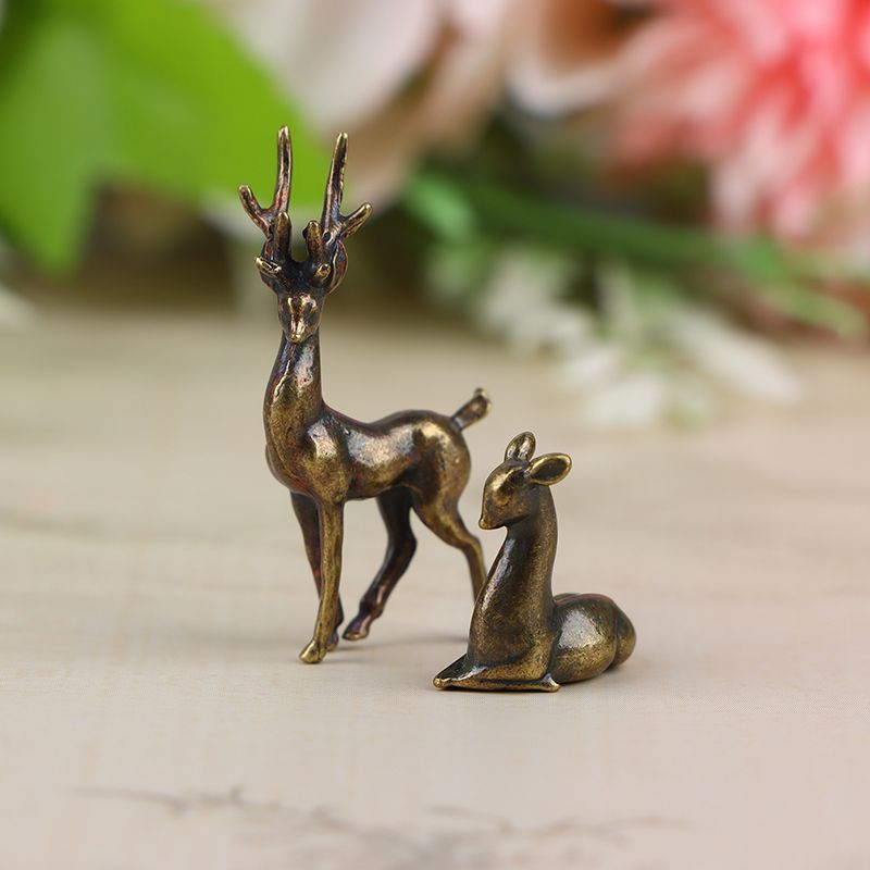 RetroBronzeDeerSmallOrnamentsCopperSikaDeerMicroLandscapeFigurineDesktopAntiqueHomeDecorGift_voghion.com