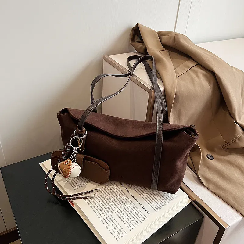 Designer Bag 2025 Autumn And Winter New Simple Matte Fabric Commuter Versatile Highend Shoulder Pillow Mirror Quality Leather Chain Bags_voghion.com