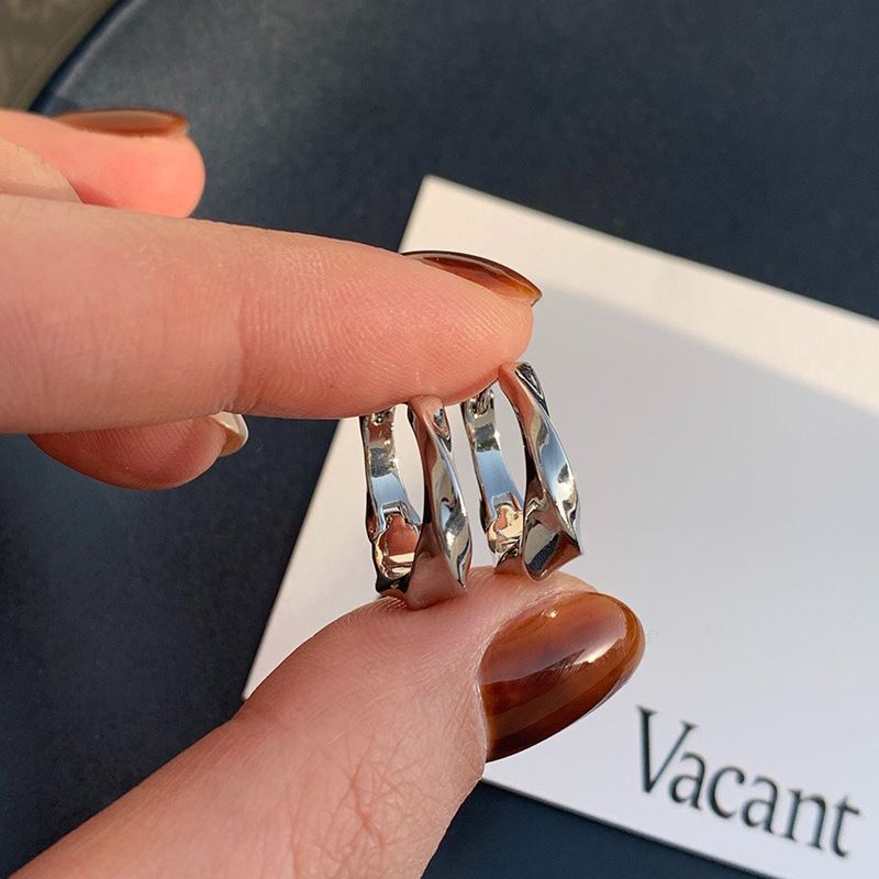 Small design earrings, minimalist earrings, temperament and versatile earrings, female cold style commuting new ins_voghion.com