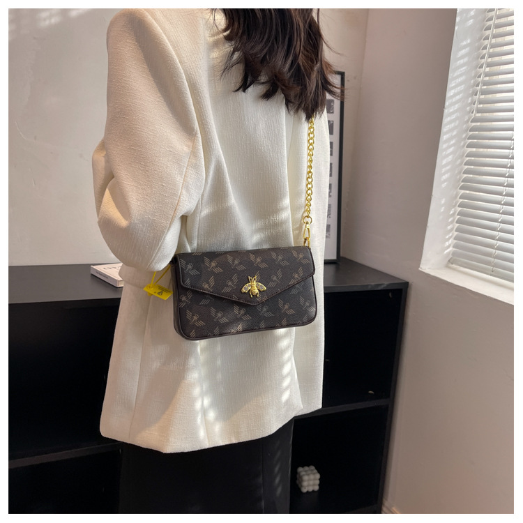 2023 nuova catena di moda singola spalla obliqua straddle piccola borsa versatile borsa a busta retrò piccola borsa quadrata marea_voghion.com