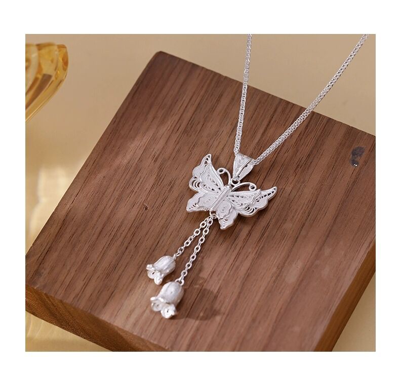 Sterling Silver Butterfly Lily Of The Valley Necklace For Women, Niche High-end Light Luxury Exquisite Collarbone Chain,_voghion.com