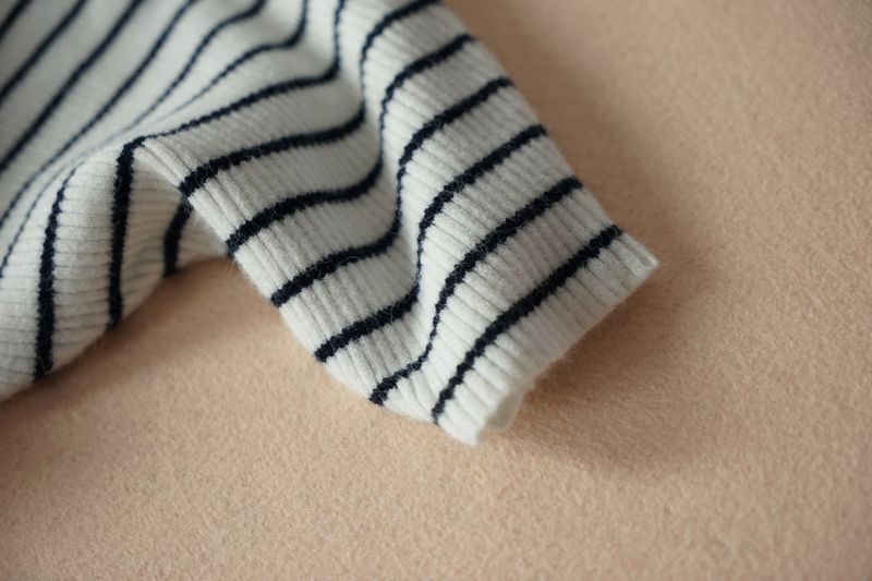 ragazza Autunno Inverno Nuovo Maglione a pipistrello a righe verticali da donna Top DJ-9990 Moda_voghion.com