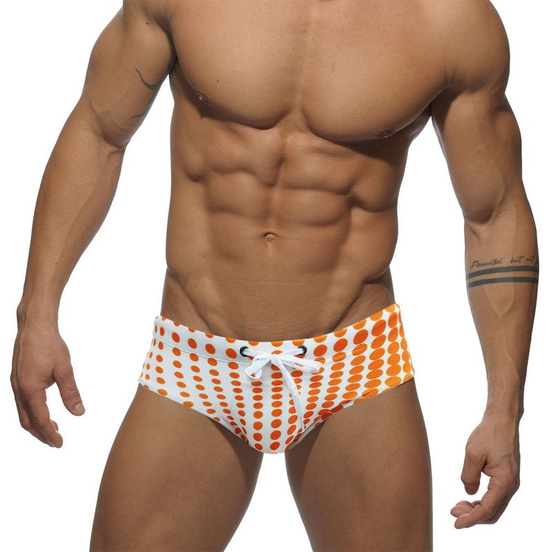 UXH Herren-Badehose mit Farbverlauf und Punkten, Dreieck-Design, mit Körbchen, modische Anti-Belichtungs-Badehose für Männer_voghion.com