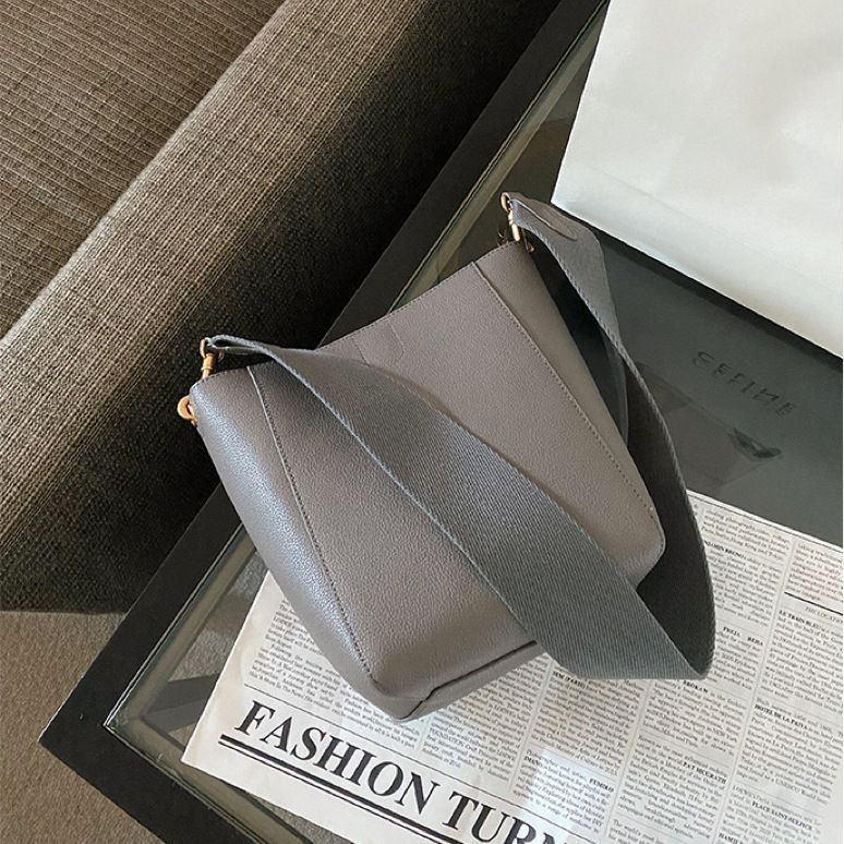 2024 New Star Stesso stile Cinghia larga Cinghia Secchiello Spalla singola Diagonale Incrocio Pelle Donna Semplificato_voghion.com