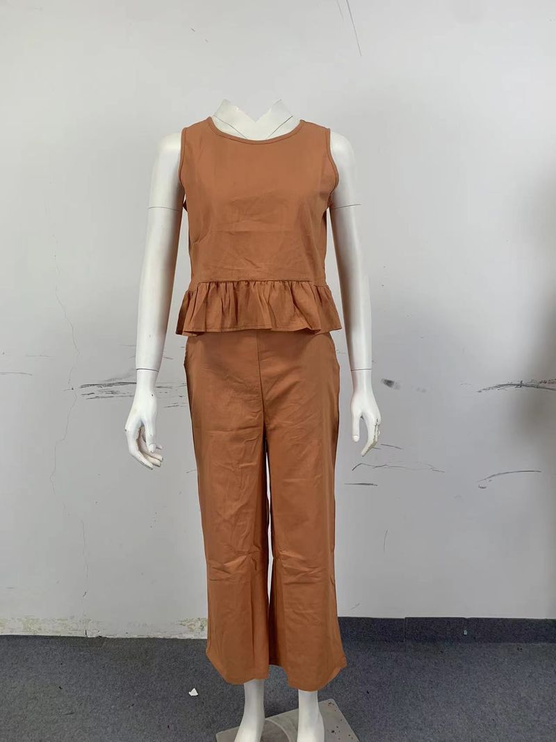 Ärmelloses Rüschenoberteil und weit geschnittene Hose aus Leinen-Baumwolle für Damen – Bohemian-Sommeroutfit_voghion.com