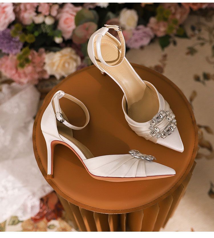 High Heel Sandalen Hochzeitsbankett 2024 Baotou Water Diamond Slim Heels Vielseitige spitze Einzelschuhe_voghion.com