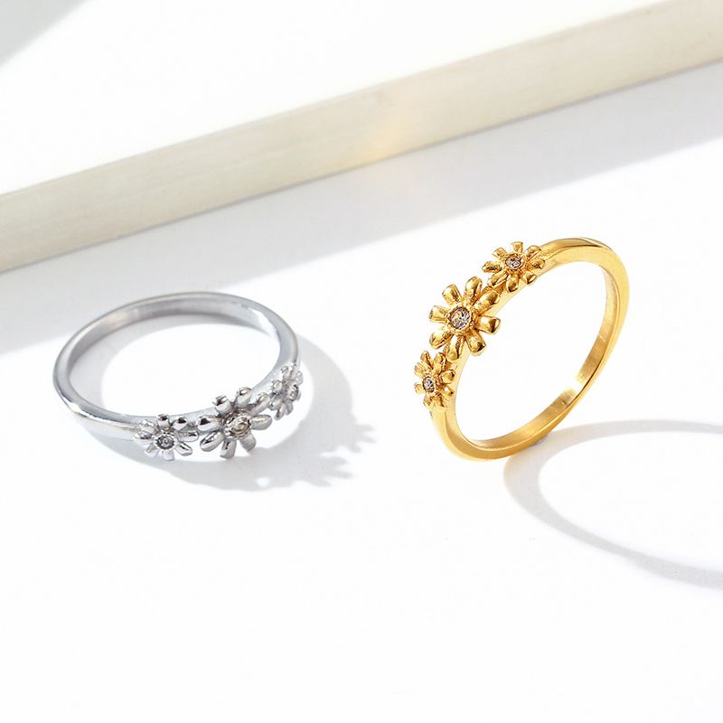 Anello da donna in acciaio al titanio con margherita, design di lusso, senso della moda, gioielli da pendolare_voghion.com