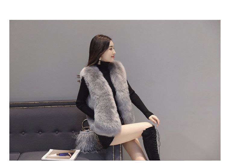 Gilet matelassé en fausse fourrure pour femme – Doudoune courte sans manches au toucher velours luxueux (S-2XL) – Vêtement d'extérieur gris élégant pour superposer les vêtements d'hiver_voghion.com