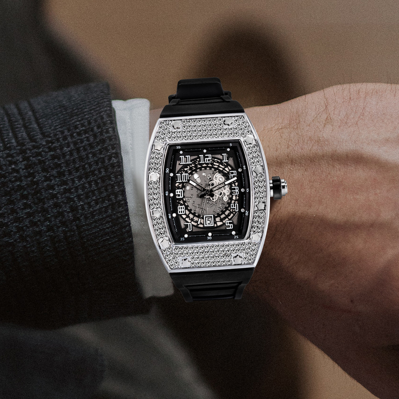 Montre squelette à quartz pour homme en acier inoxydable avec bracelet en caoutchouc noir, cadran lumineux, étanche, design élégant en forme de tonneau. Montre à quartz classique._voghion.com