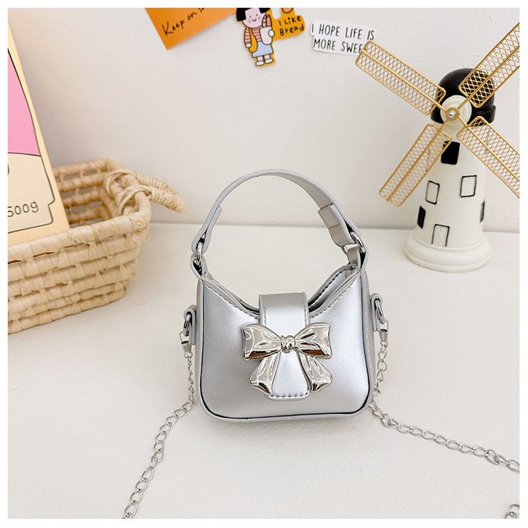 Süße und süße Schleife Kinder 2024 Sommer neue Handtasche für Damen Nischenkette One-Shoulder-Crossbody-Tasche_voghion.com