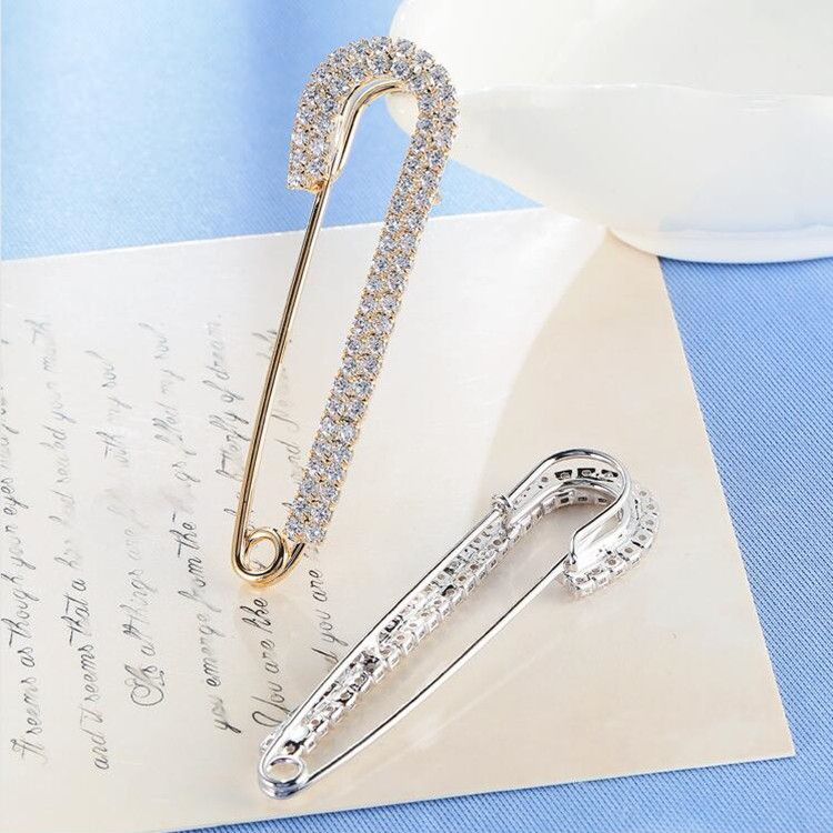 Simple Rhinestone Large Pin Buckle Pin Korean Clothing Accessories Sweater Accessories Men And Women Clothes Cardigan Jacket Brooch_voghion.com