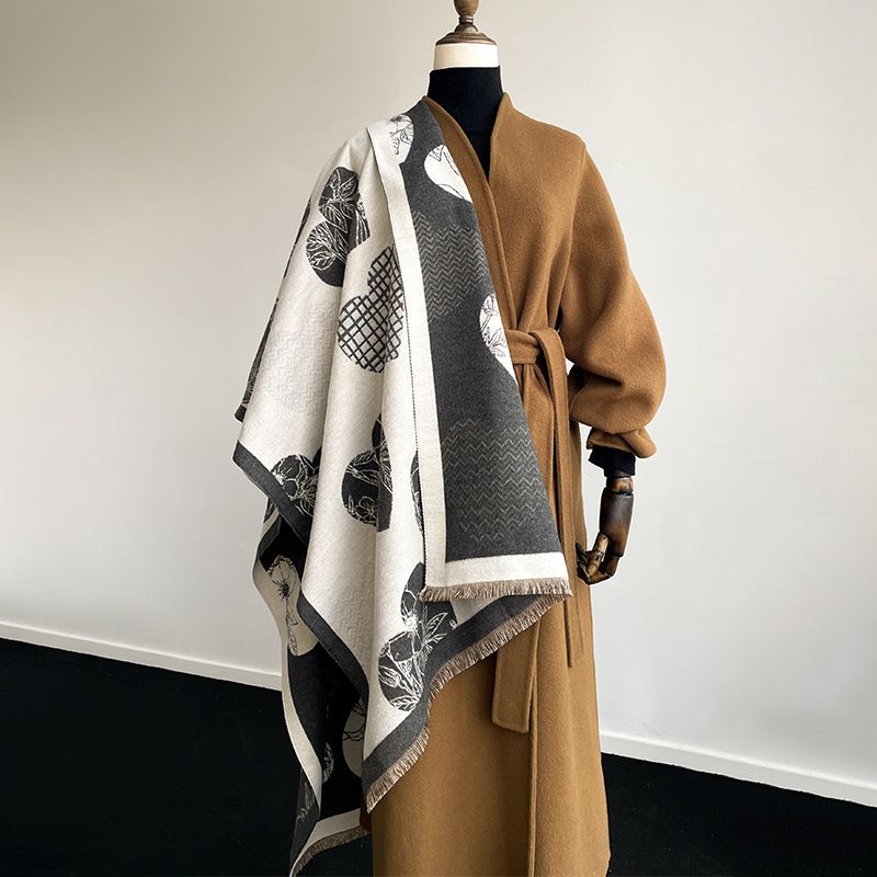 Silhouette a forma di cuore, linee floreali, stile autunnale e invernale personalizzato alla moda per le donne, caldo cashmere_voghion.com