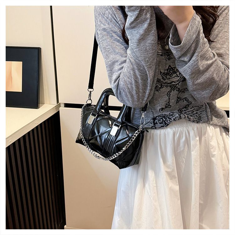 Borsa a mano con catena trapuntata per donna 2025, nuova borsa a secchiello a tracolla semplice, versatile e alla moda_voghion.com