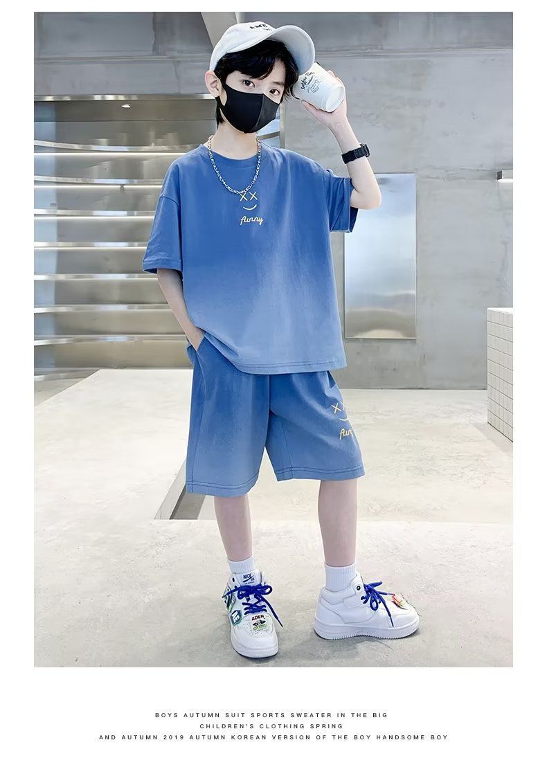 Kinderkleidung Jungen Sommeranzüge 2024 neue kurzärmelige Sommeranzüge für Kinder im hübschen Internet-Promi-Streetstyle-Sommer-Zweiteiler_voghion.com