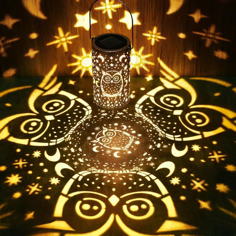 Lanterne solaire en fer creuse à suspendre pour balcon, jardin, cour extérieure, lampe décorative de camping_voghion.com