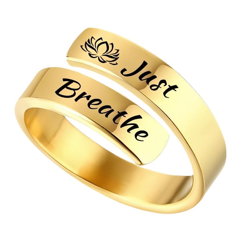 Anello in acciaio inossidabile con superficie liscia in titanio personalizzato e nome inglese incisibile_voghion.com