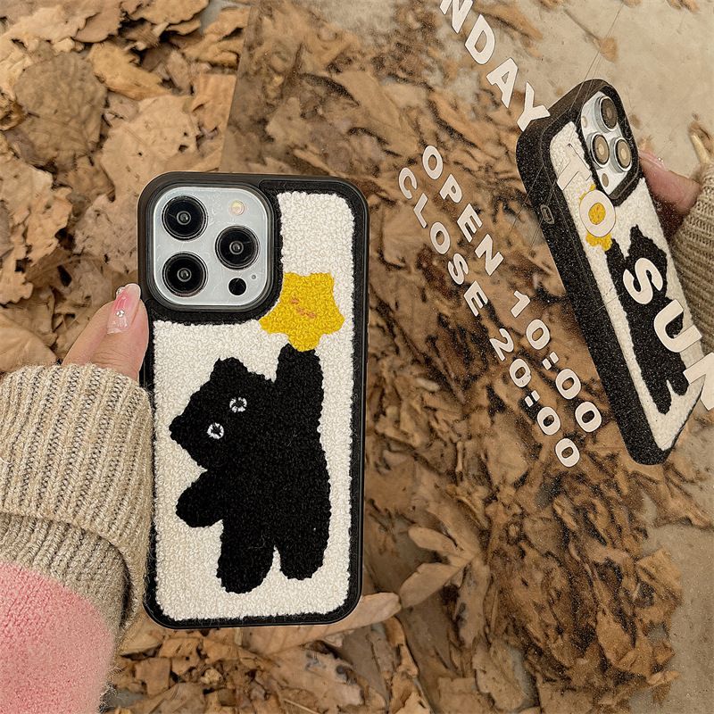 Custodia in peluche con stella ricamata e piccolo gatto nero compatibile con iPhone 15 Pro Max 16, 13, carina, 12, per donne e 14 anni_voghion.com